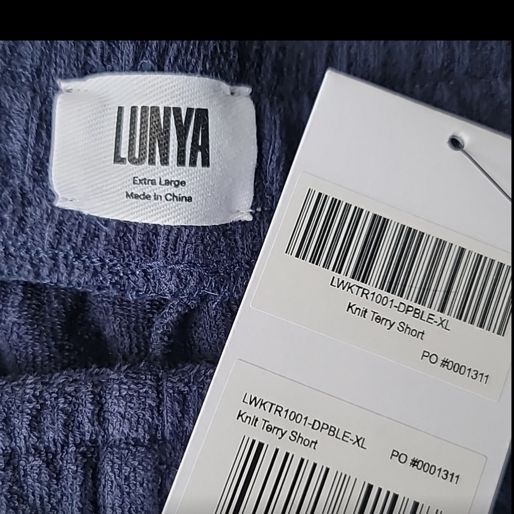 Lunya Women's XL Navy terry cloth Shorts nwt - Picture 6 of 6